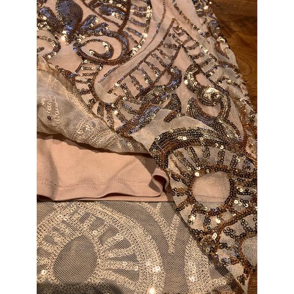 FOREVER UNIQUE 10 Dress, Long Sleeve, Plunging, Pink Gold Sequins NWT Homecoming - Picture 6 of 13